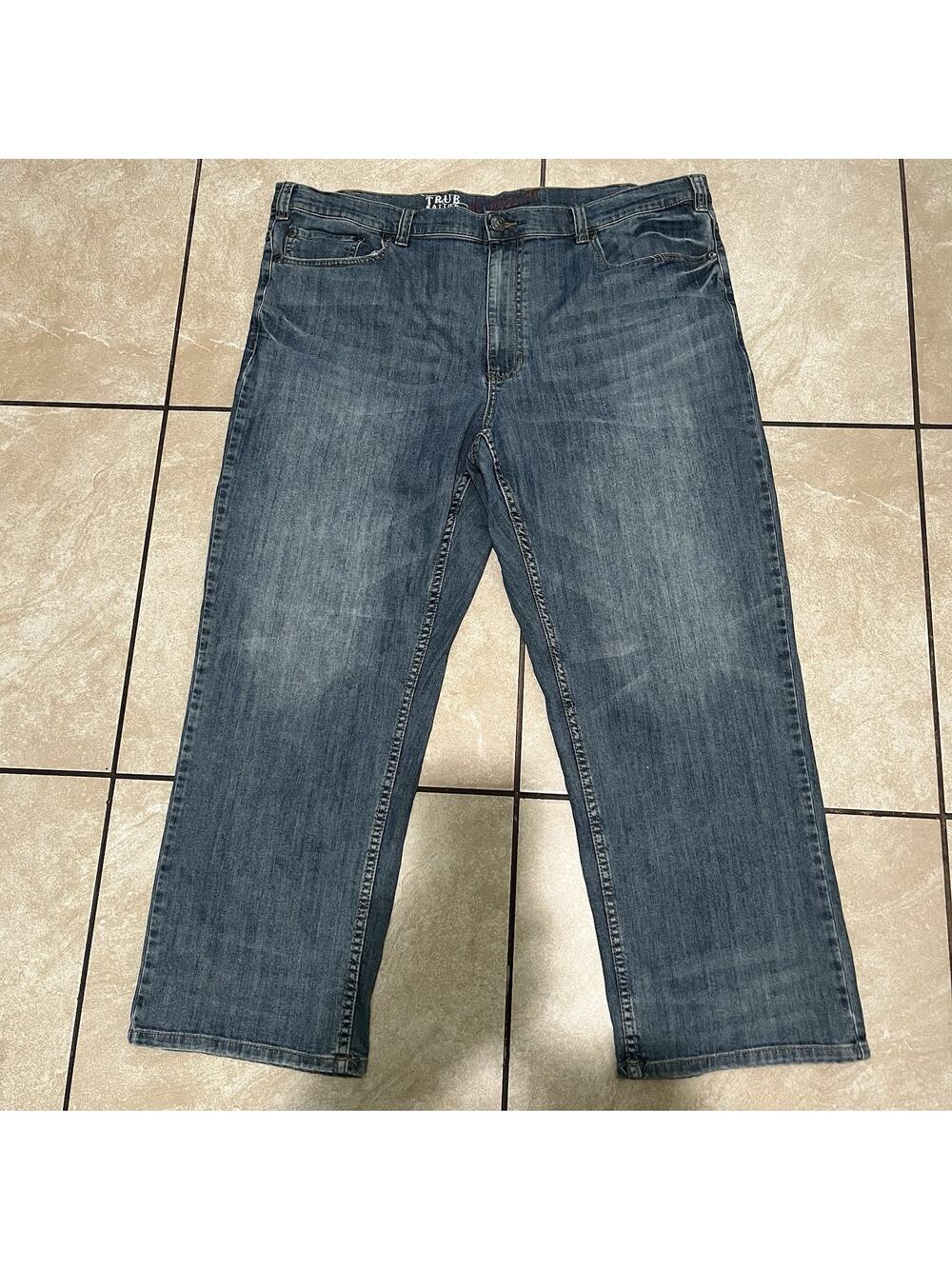 True Nation Men’s Athletic Fit 44 x 30 Distressed Denim Jeans Perfect Shape.